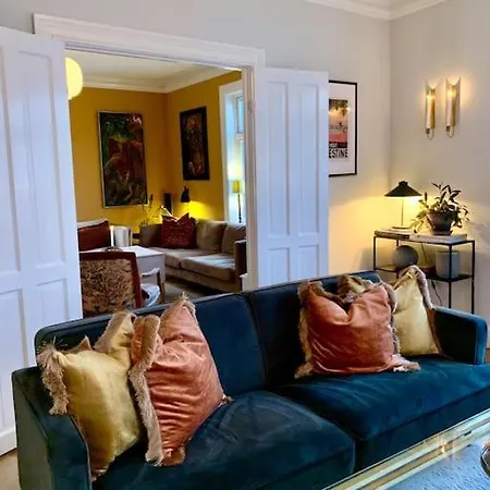 Big 10 Min Walk From Citycenter-swimmingpool Villa Stavanger