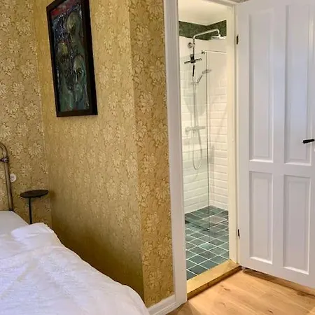 Big 10 Min Walk From Citycenter-swimmingpool Villa Stavanger