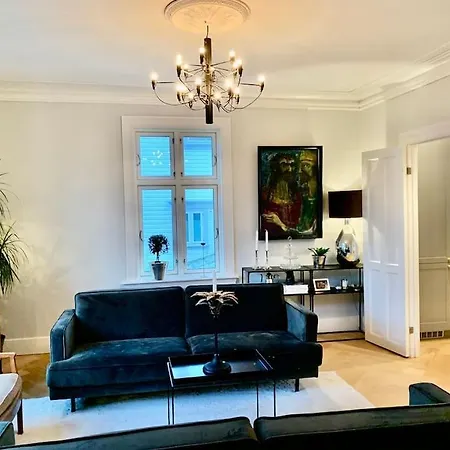Big 10 Min Walk From Citycenter-swimmingpool Villa Stavanger